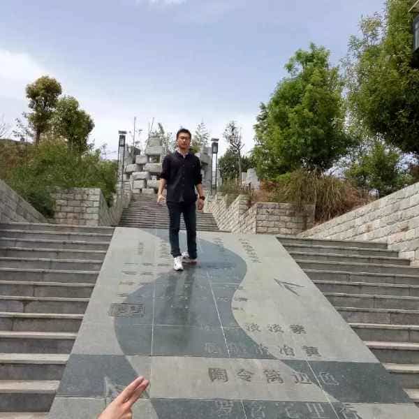 28岁岁陕西单身帅哥 - 中卫吉缘网