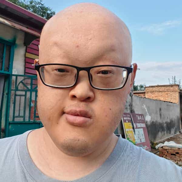 28岁岁山东单身帅哥 - 中卫吉缘网